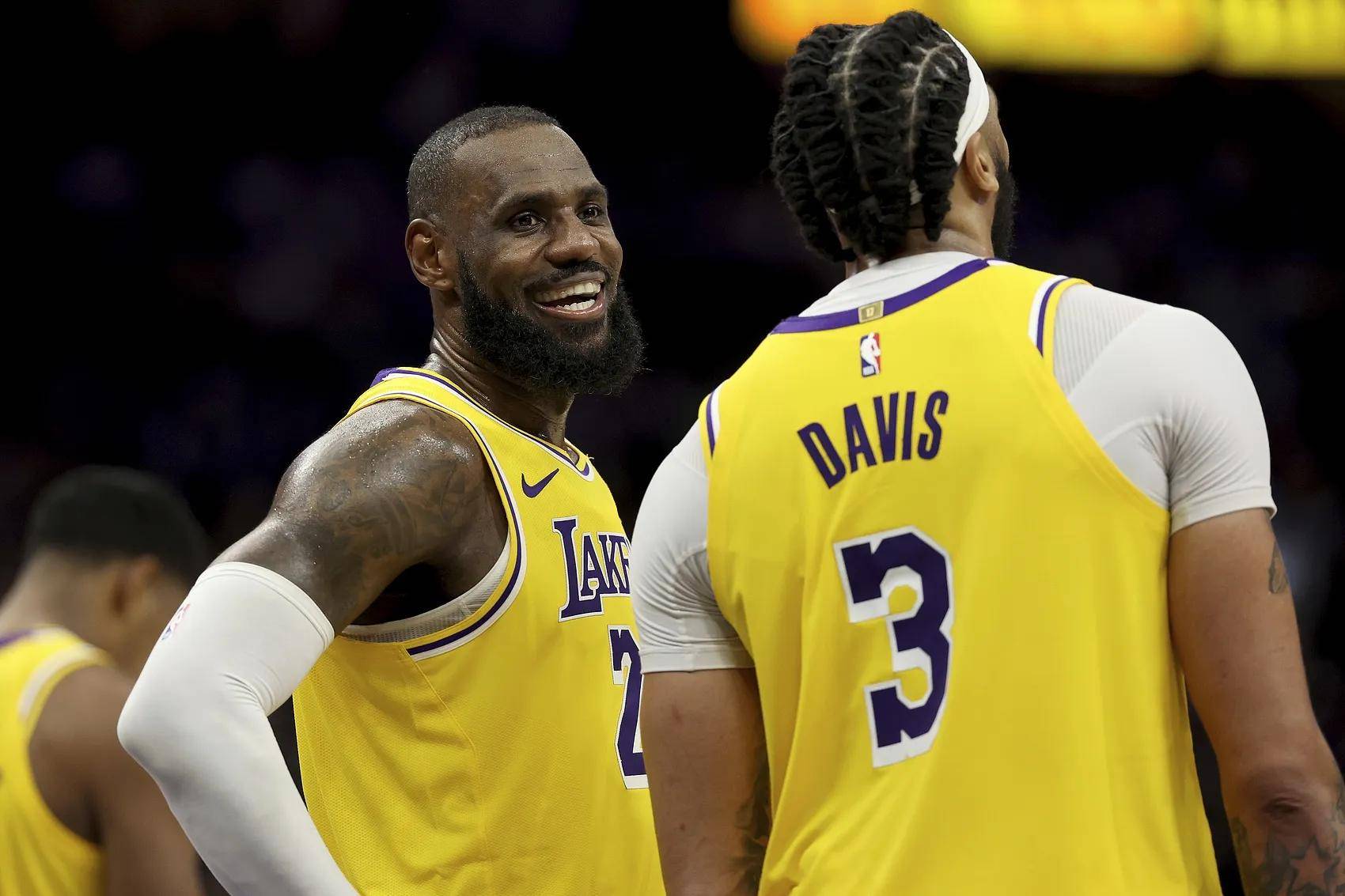  浓眉哥巅峰对决，莎拉波娃与80激战RNG分钟，败北胜负难料！